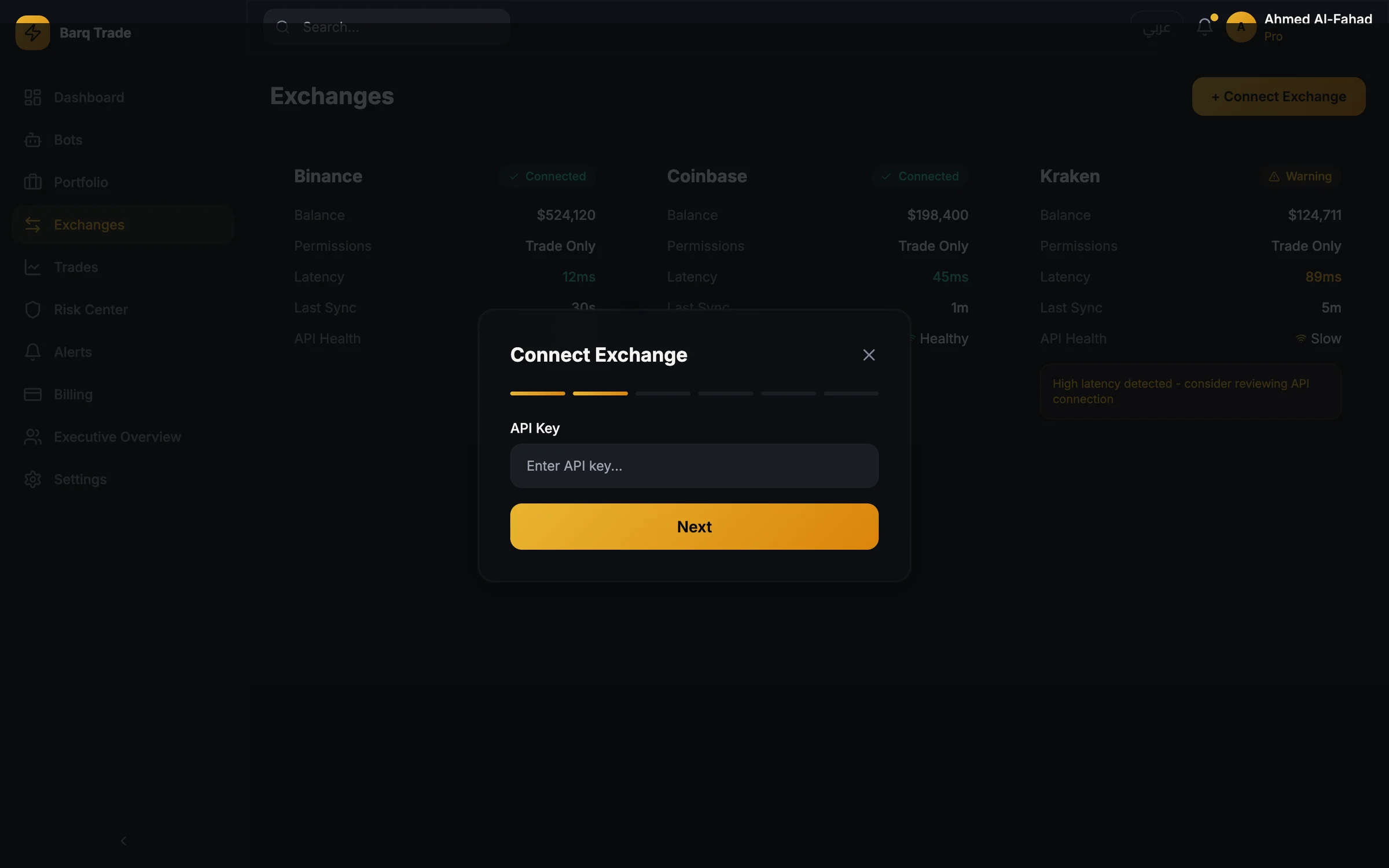 نافذة «Connect Exchange» فوق صفحة المنصات: شريط تقدم من ست خطوات عند الخطوة الثانية، وحقل فارغ لمفتاح API، وزر Next، وخلفها بطاقات Binance وCoinbase وKraken مع الرصيد وصلاحية التداول فقط وزمن الاستجابة وآخر مزامنة وحالة API (بيانات تجريبية، نموذج أولي للواجهة)